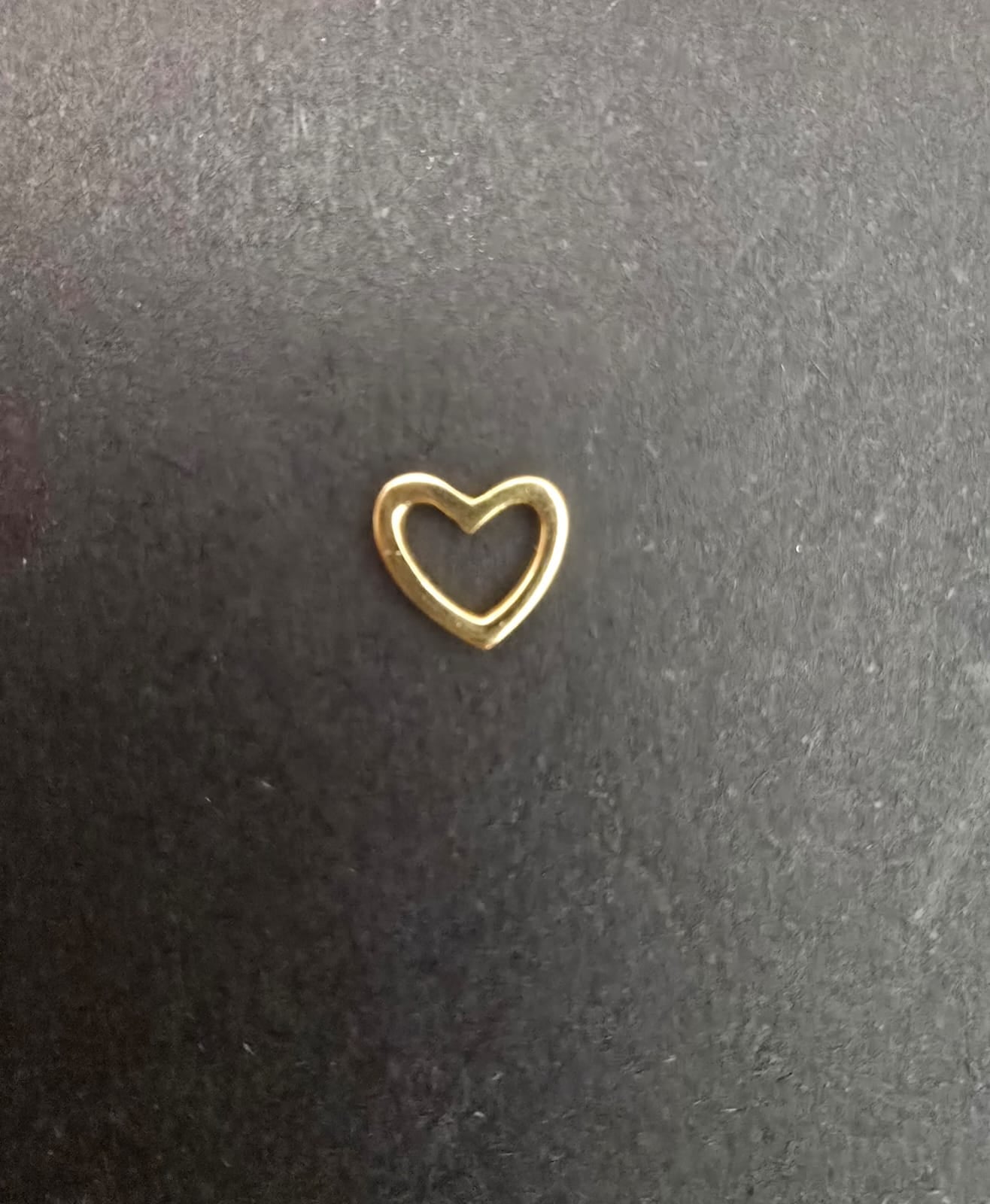 Charm Oro 18k Hollow Heart