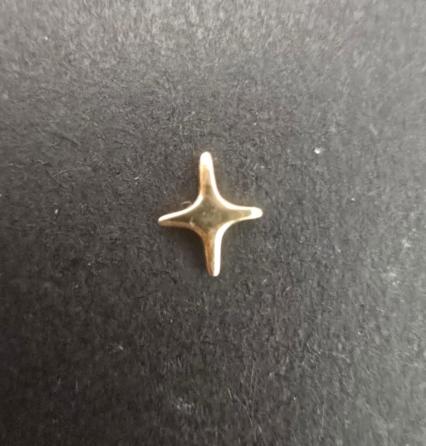 Charm Oro 18k Four Star