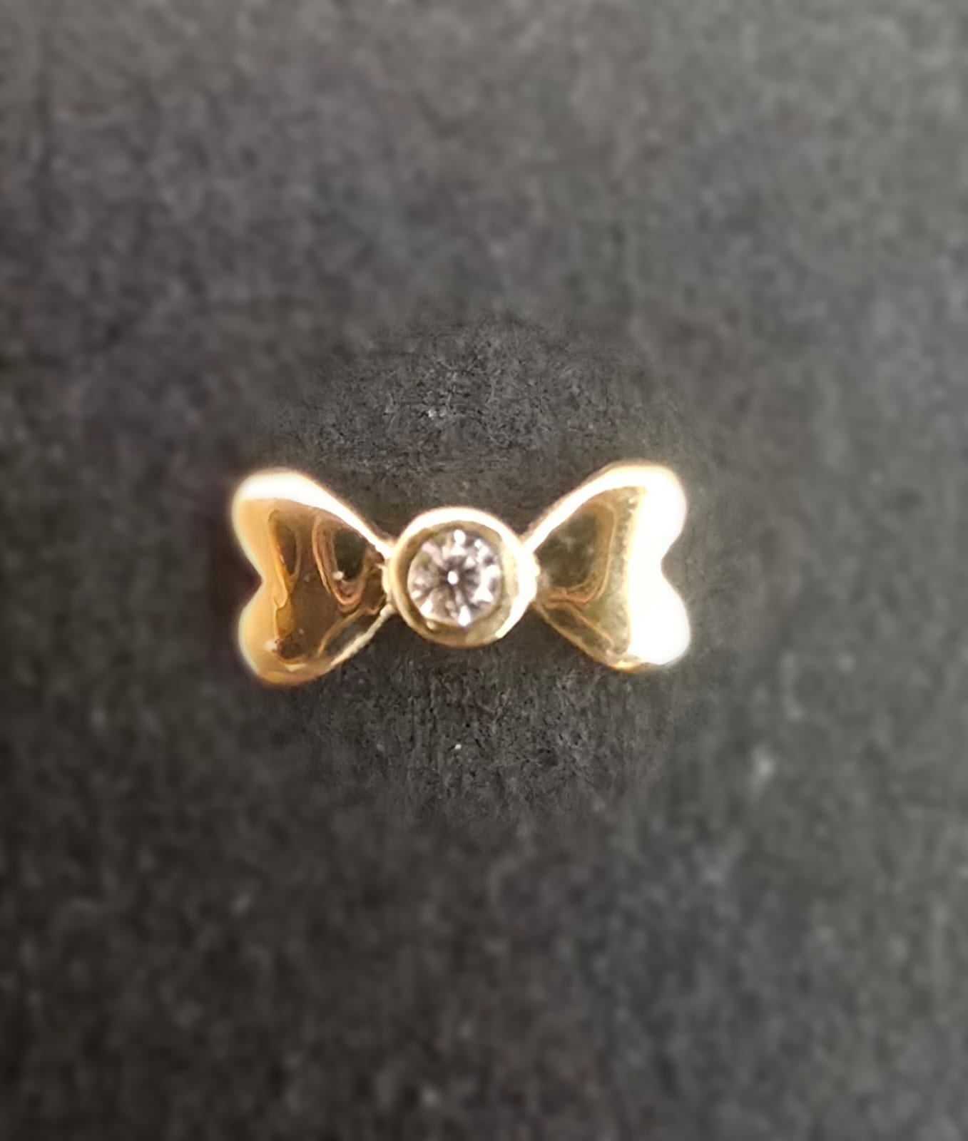 Charm Oro 18k Bowknot